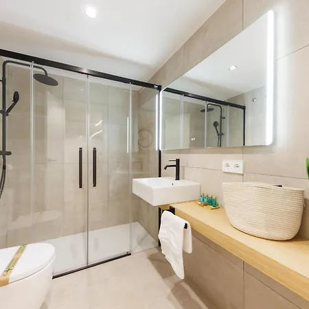 Bravissimo Pou Rodo, 2-bedroom And Bike Friendly Apartment